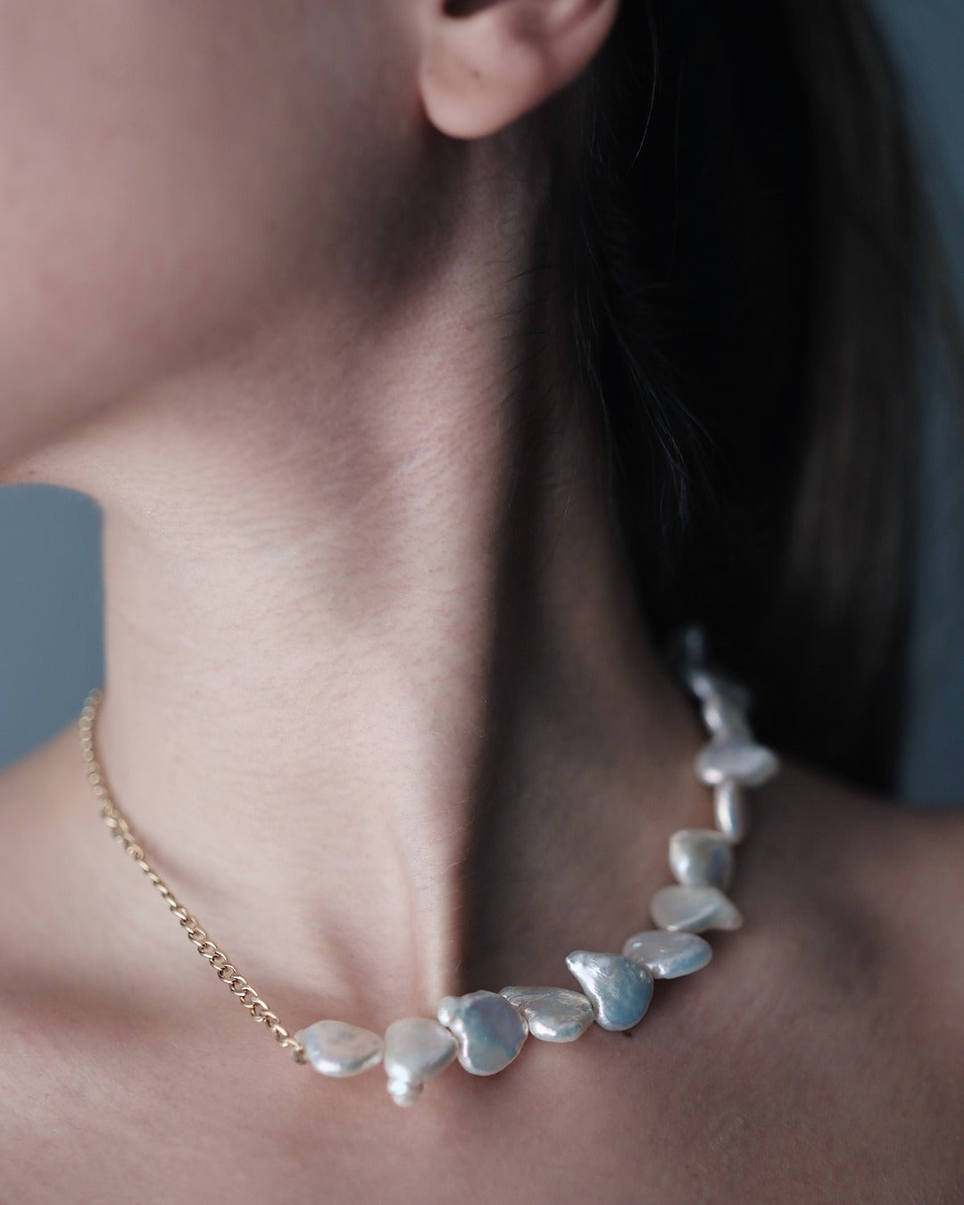 Asymmetric Pearl Chain Necklace